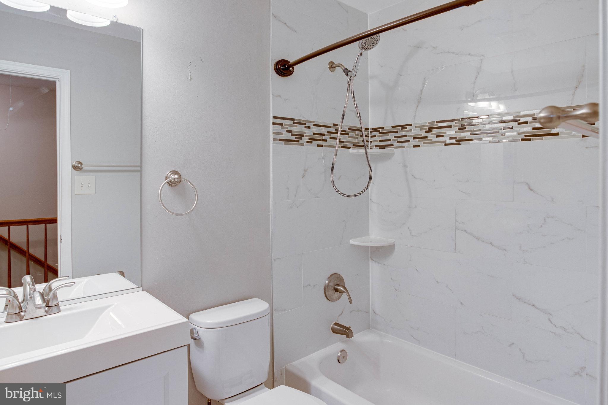 TOWNS OF FOREST HILLS - Residential Lease