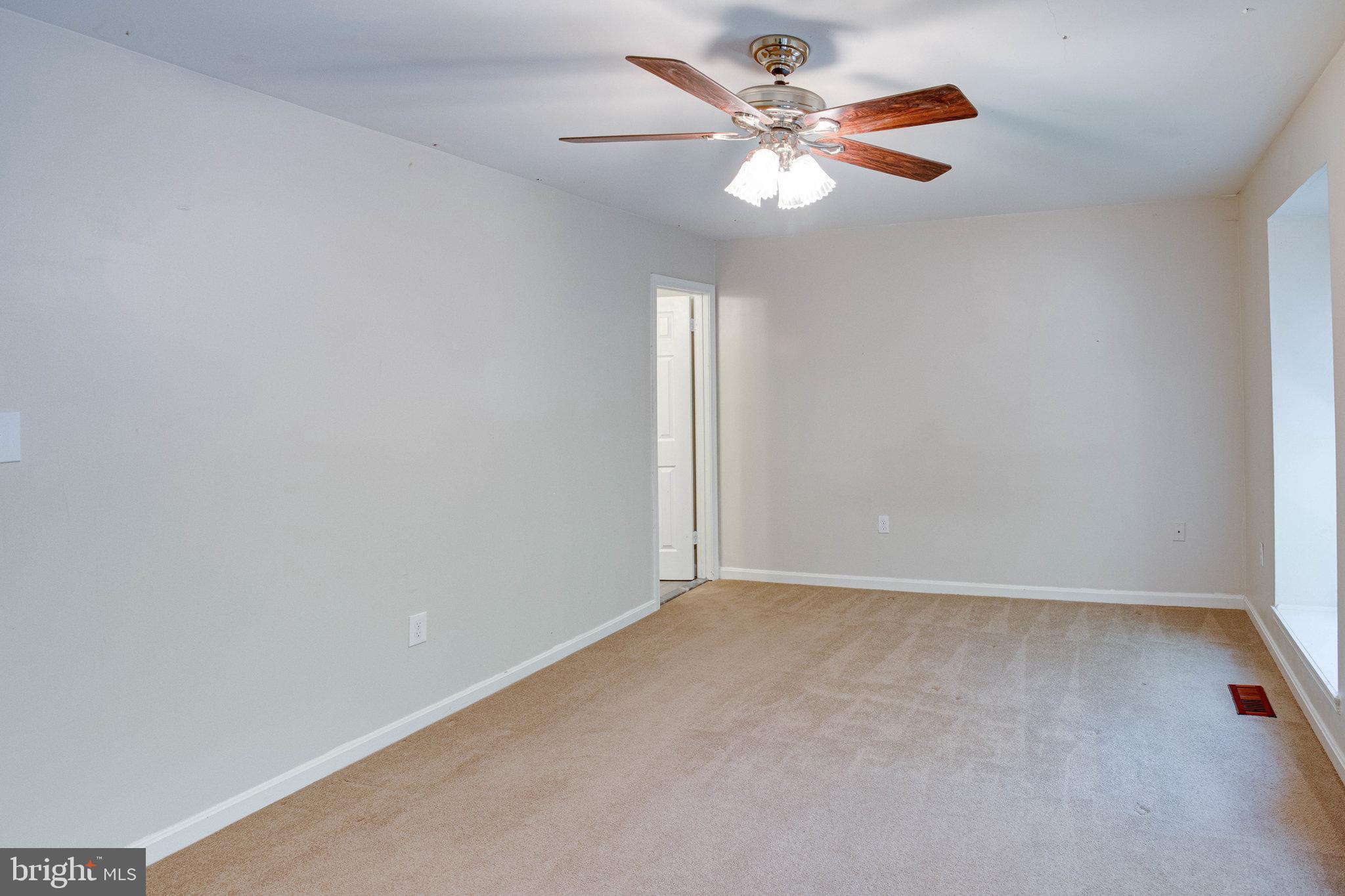 TOWNS OF FOREST HILLS - Residential Lease