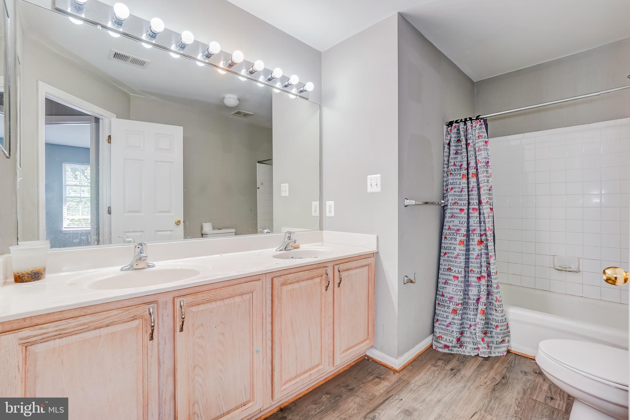 SIMMONS ACRES - Residential