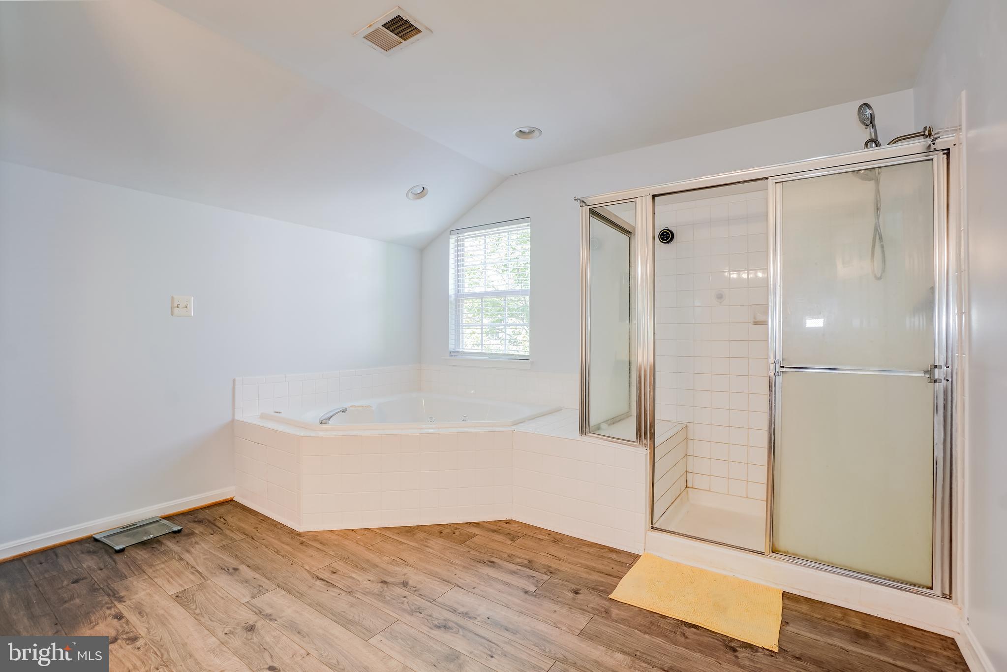 SIMMONS ACRES - Residential