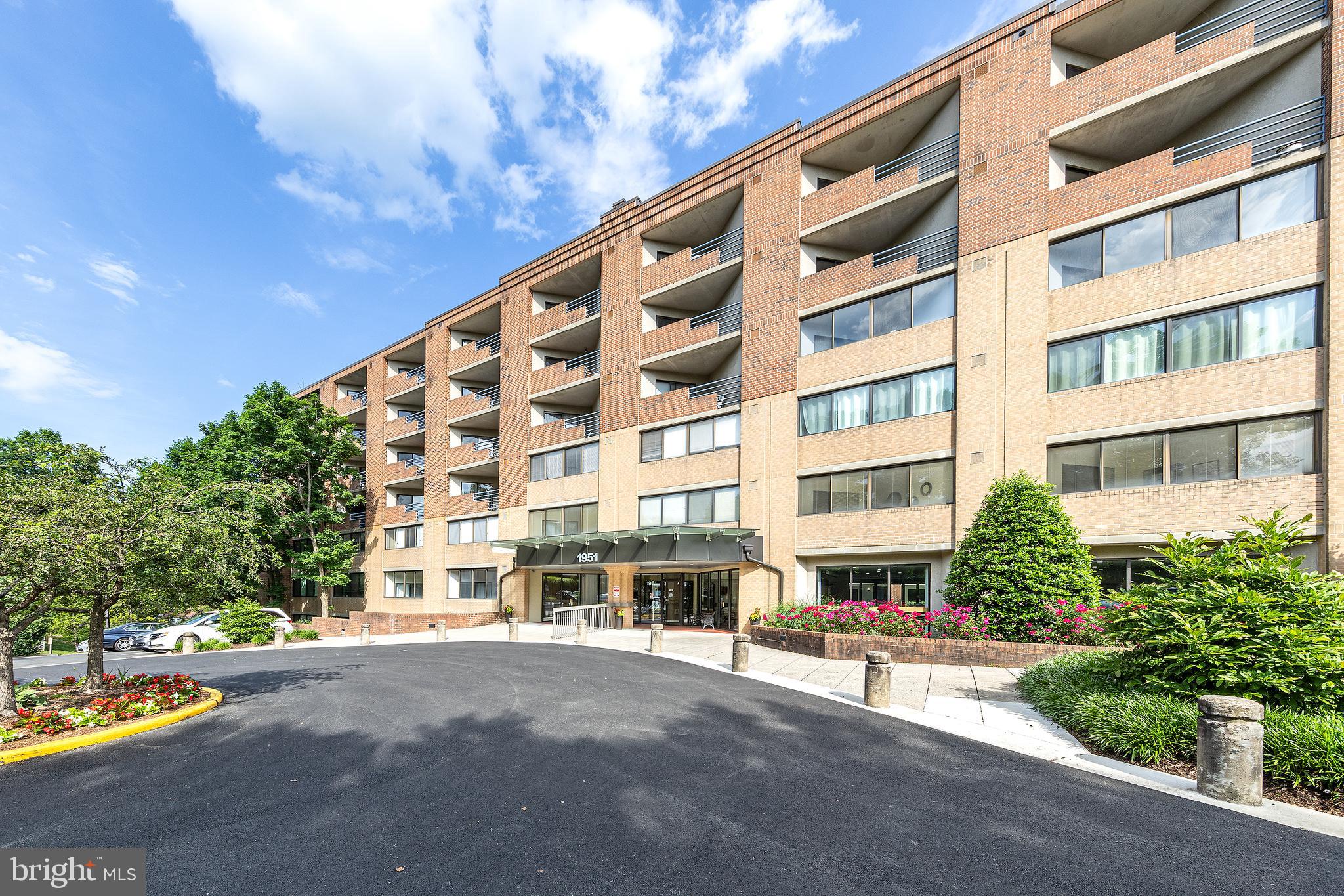 THOREAU PLACE CONDOS - Residential