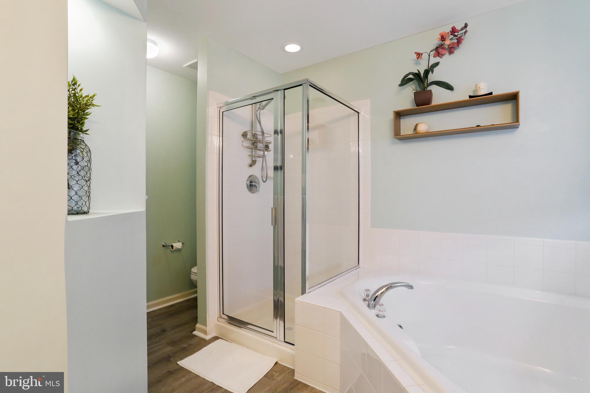 LAKELAND PLACE - Residential