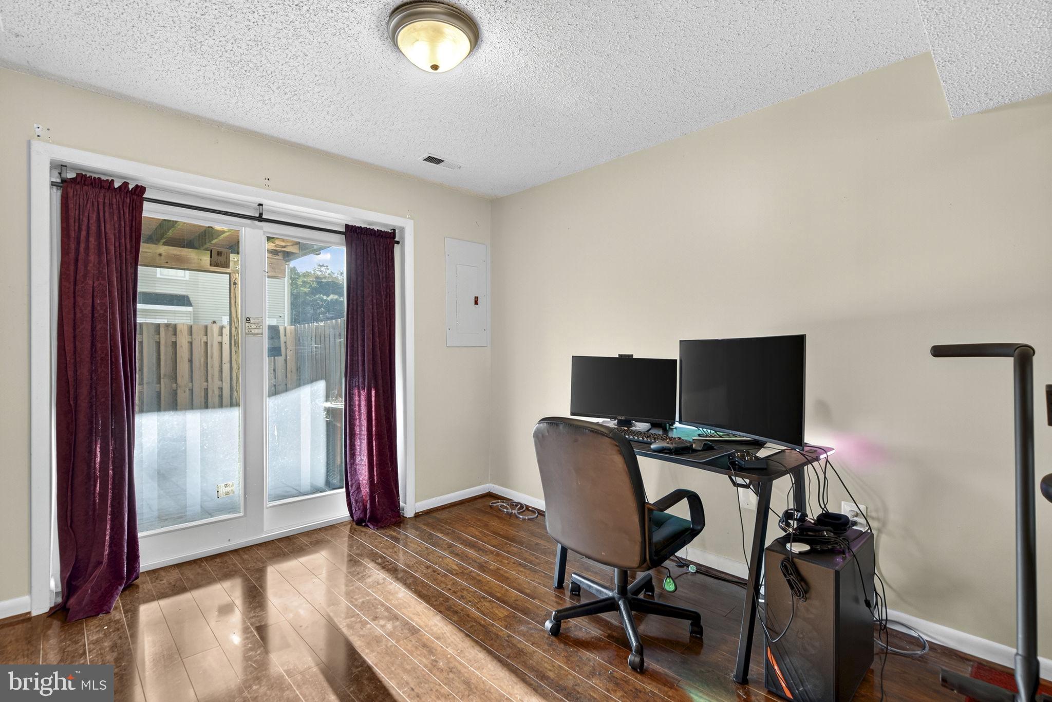 DALE CITY - Residential Lease