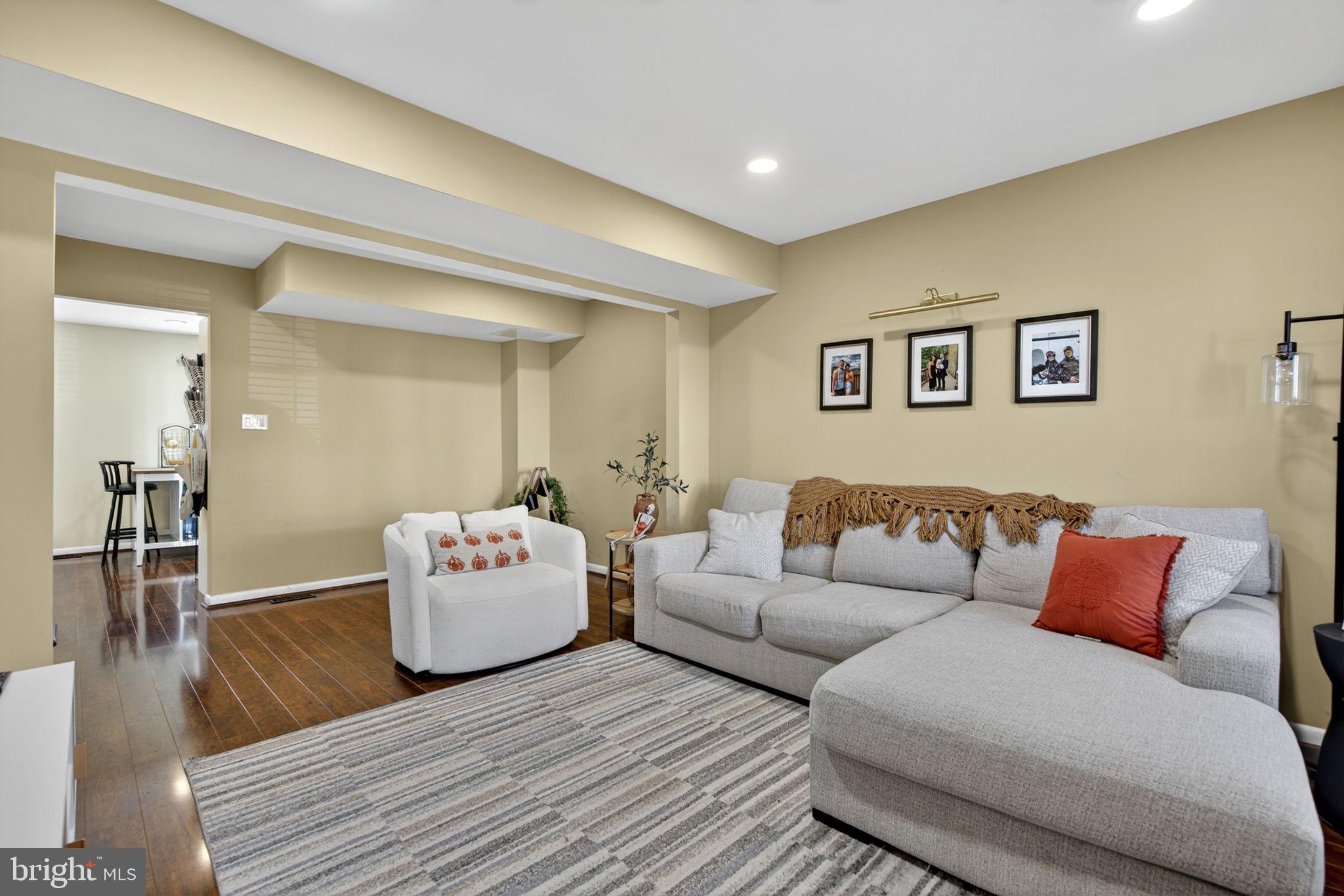 DALE CITY - Residential Lease