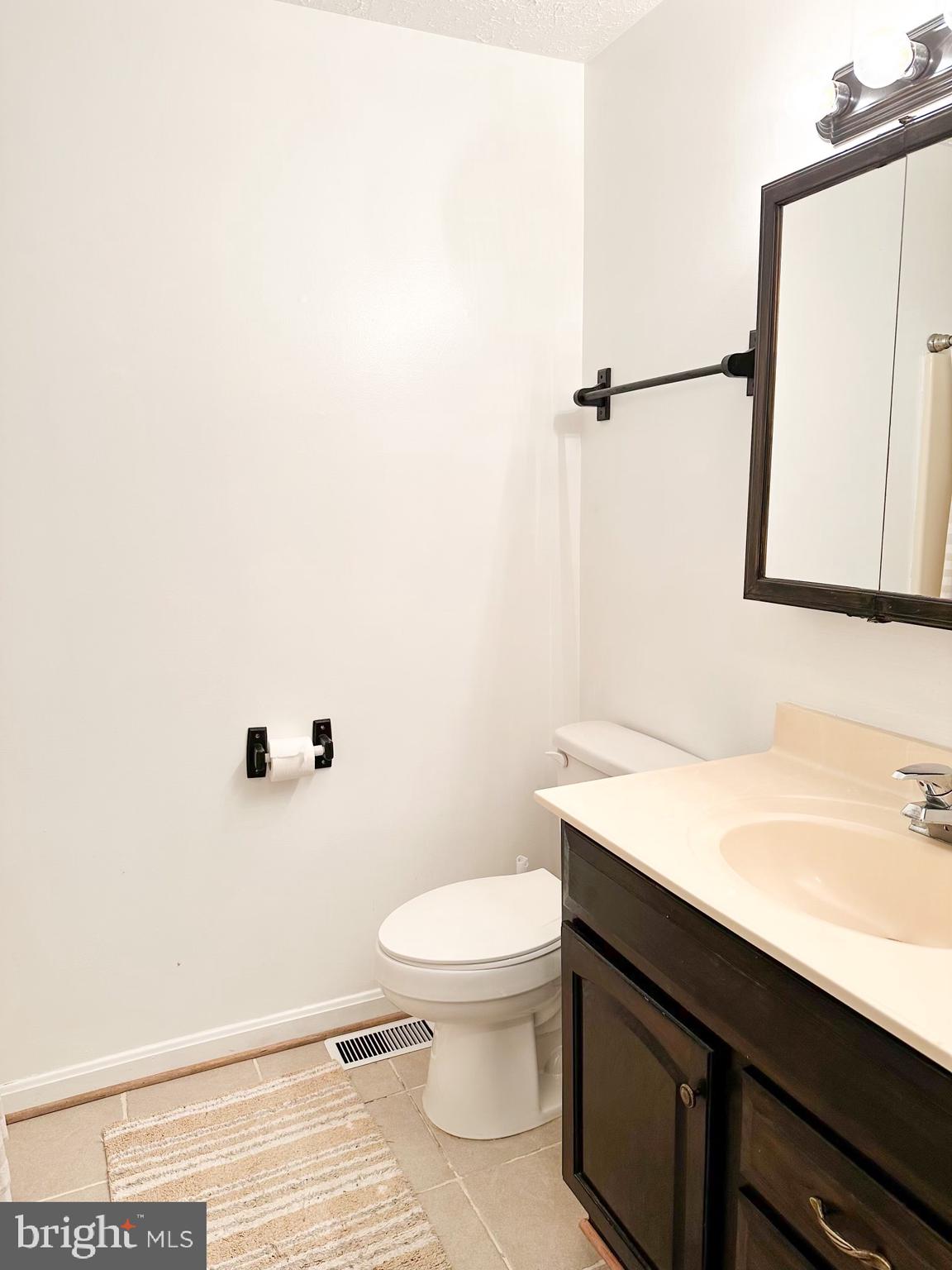 CHESAPEAKE RANCH ESTATES - Residential Lease