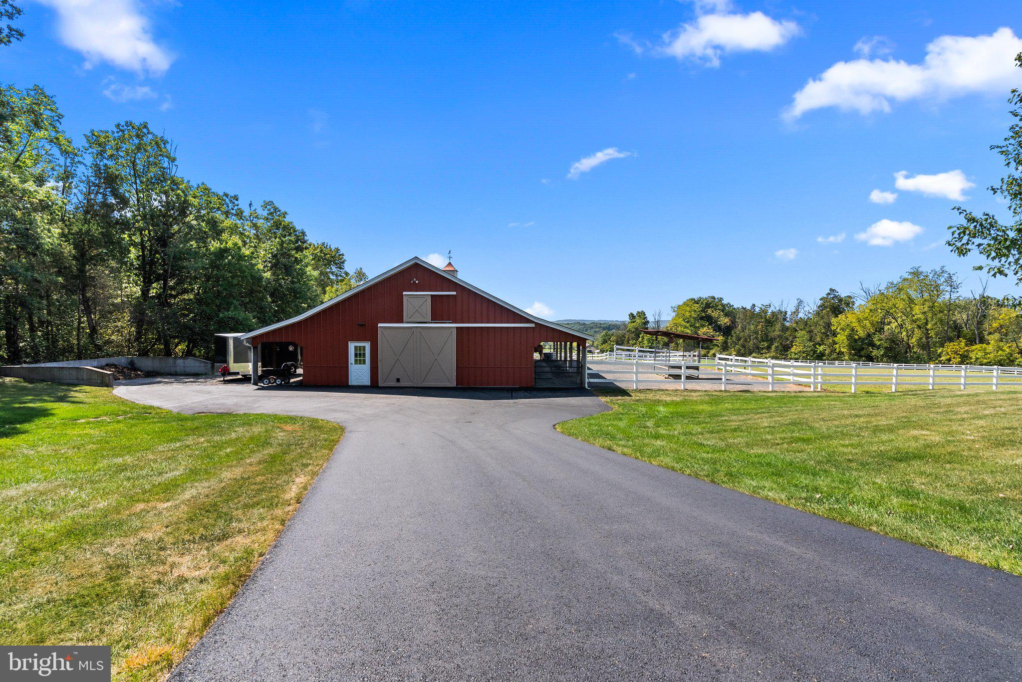 PENNSBURG - Residential