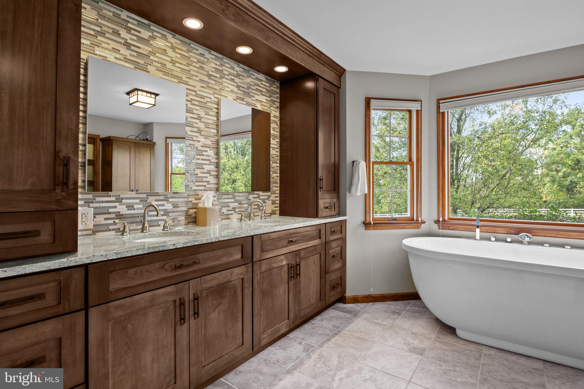 PENNSBURG - Residential