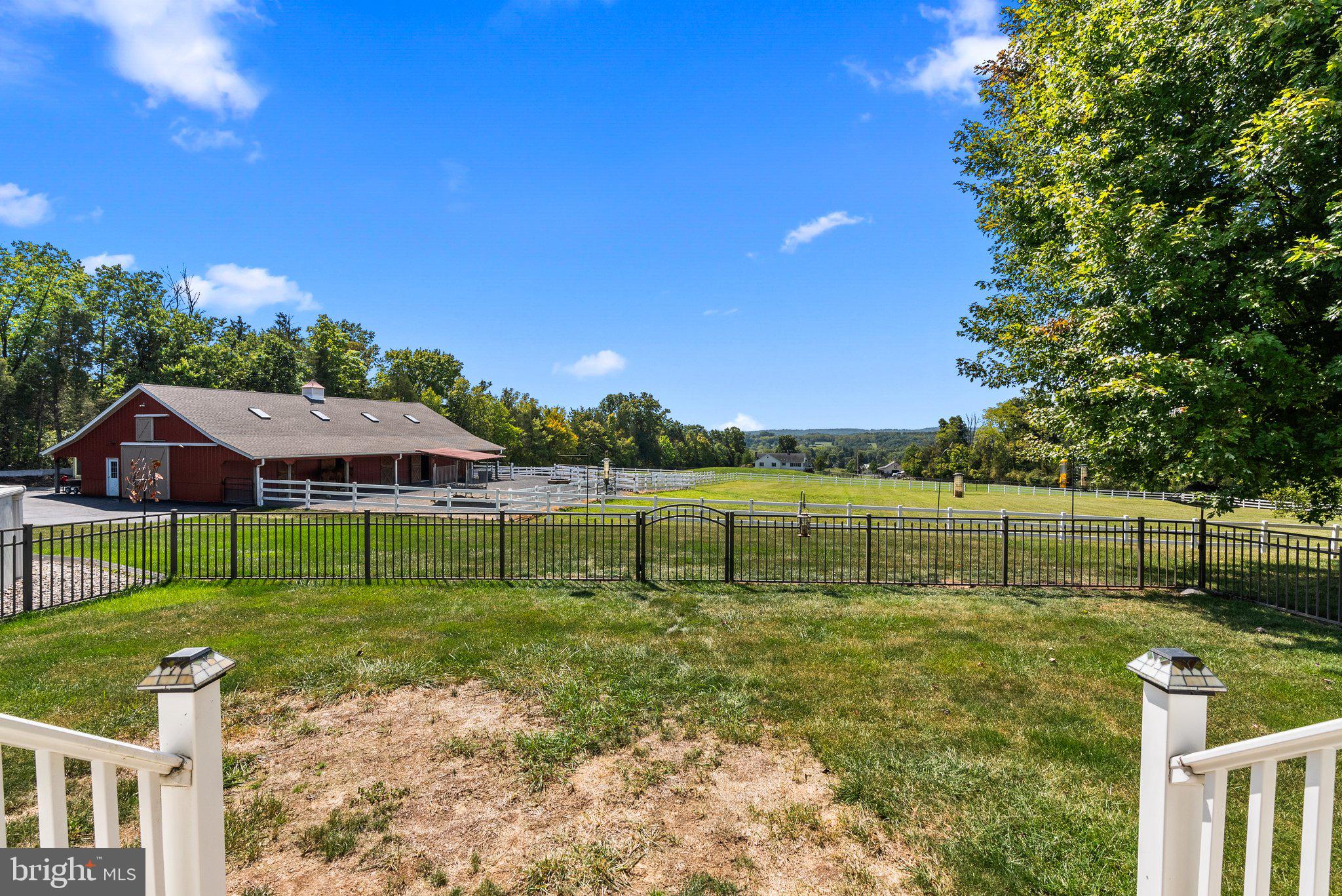 PENNSBURG - Residential