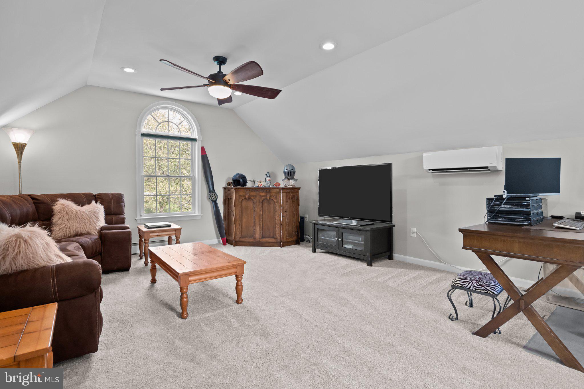 PENNSBURG - Residential