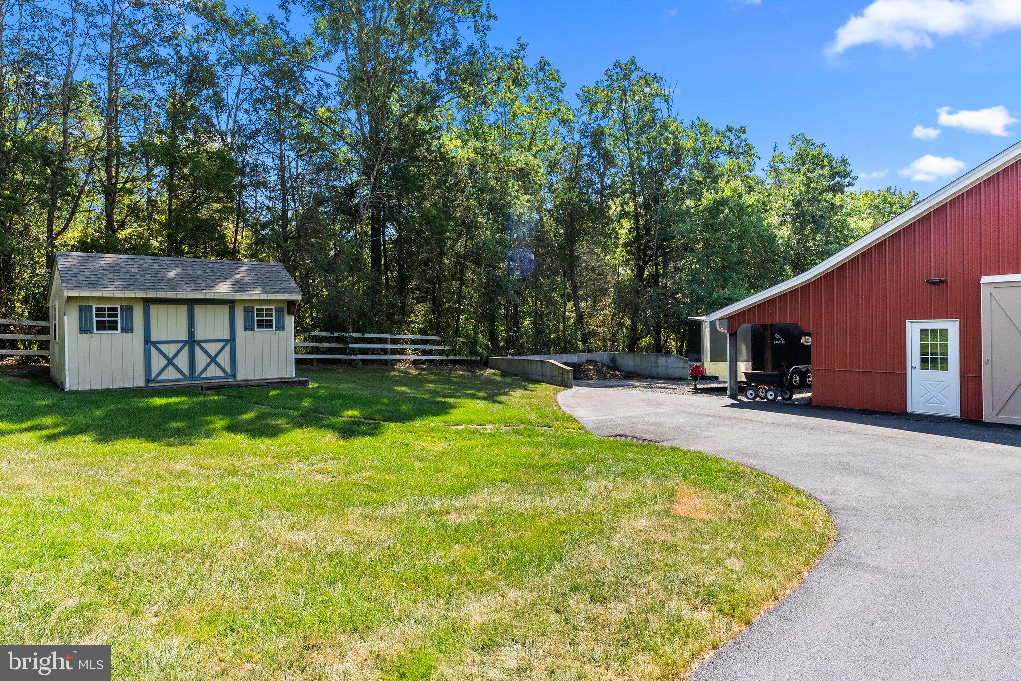 PENNSBURG - Residential