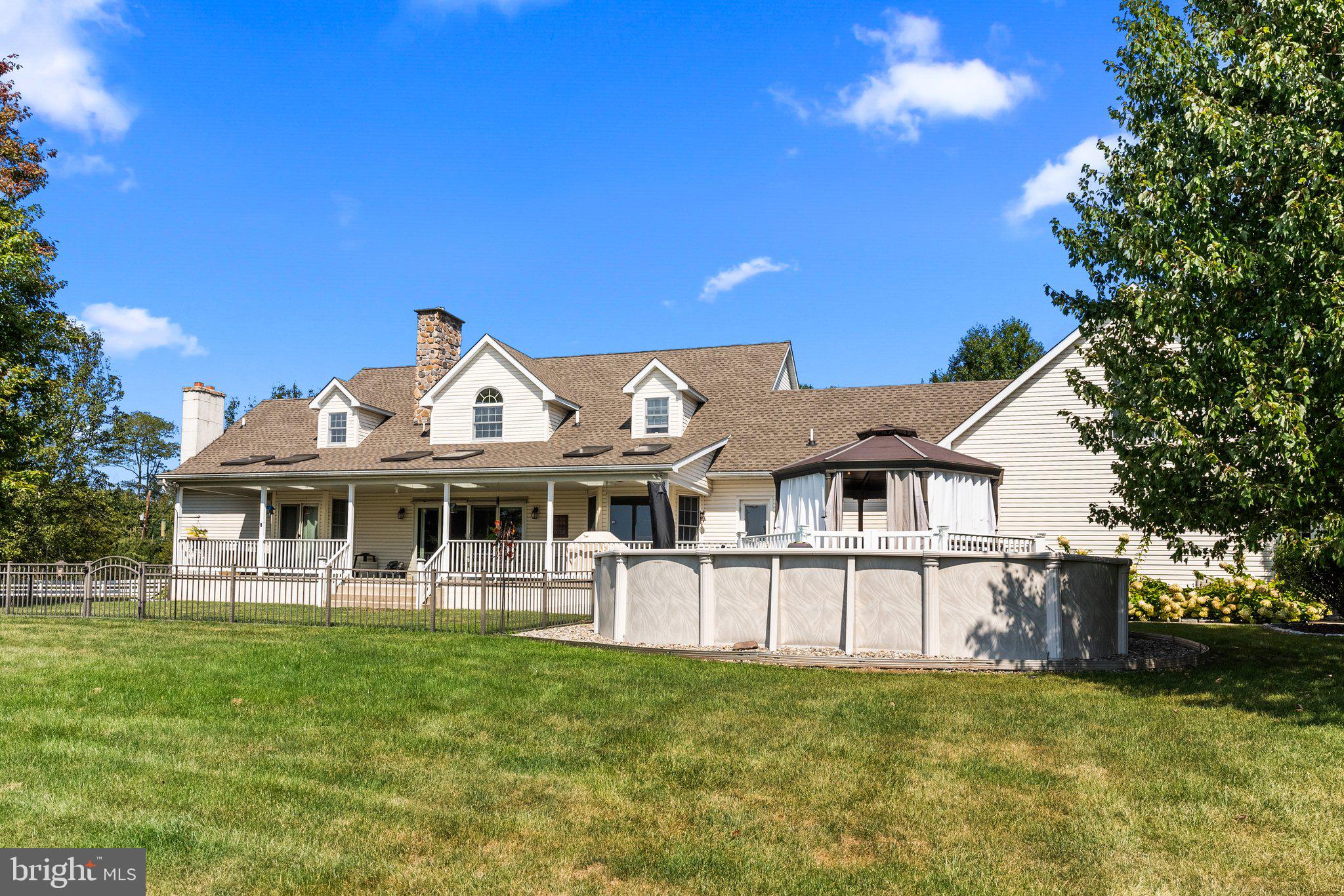 PENNSBURG - Residential