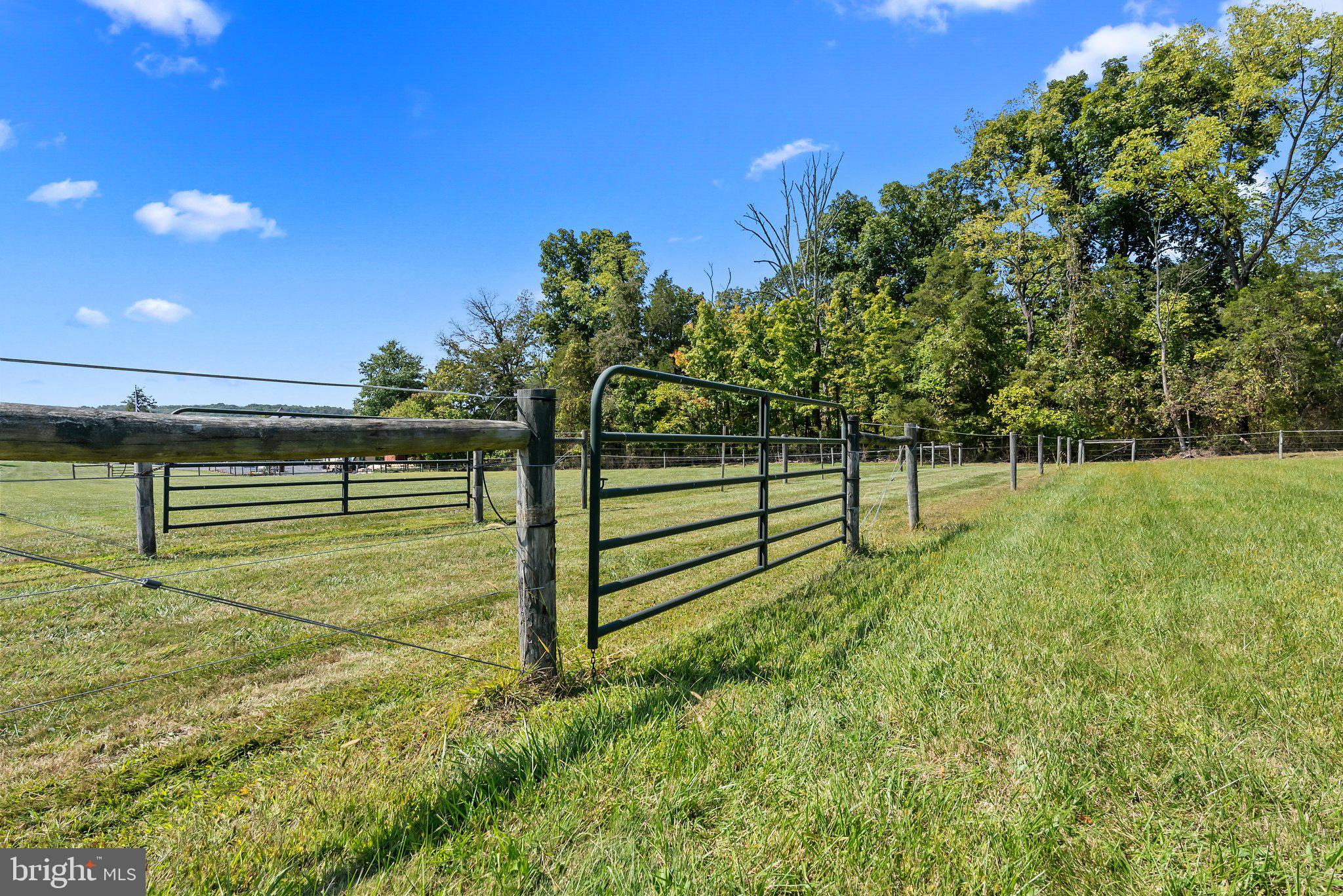 PENNSBURG - Residential