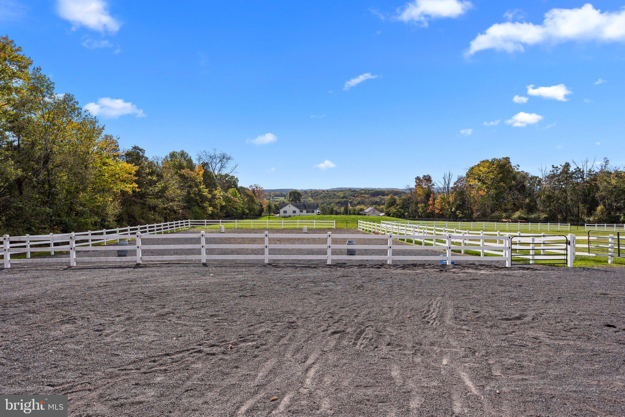 PENNSBURG - Residential