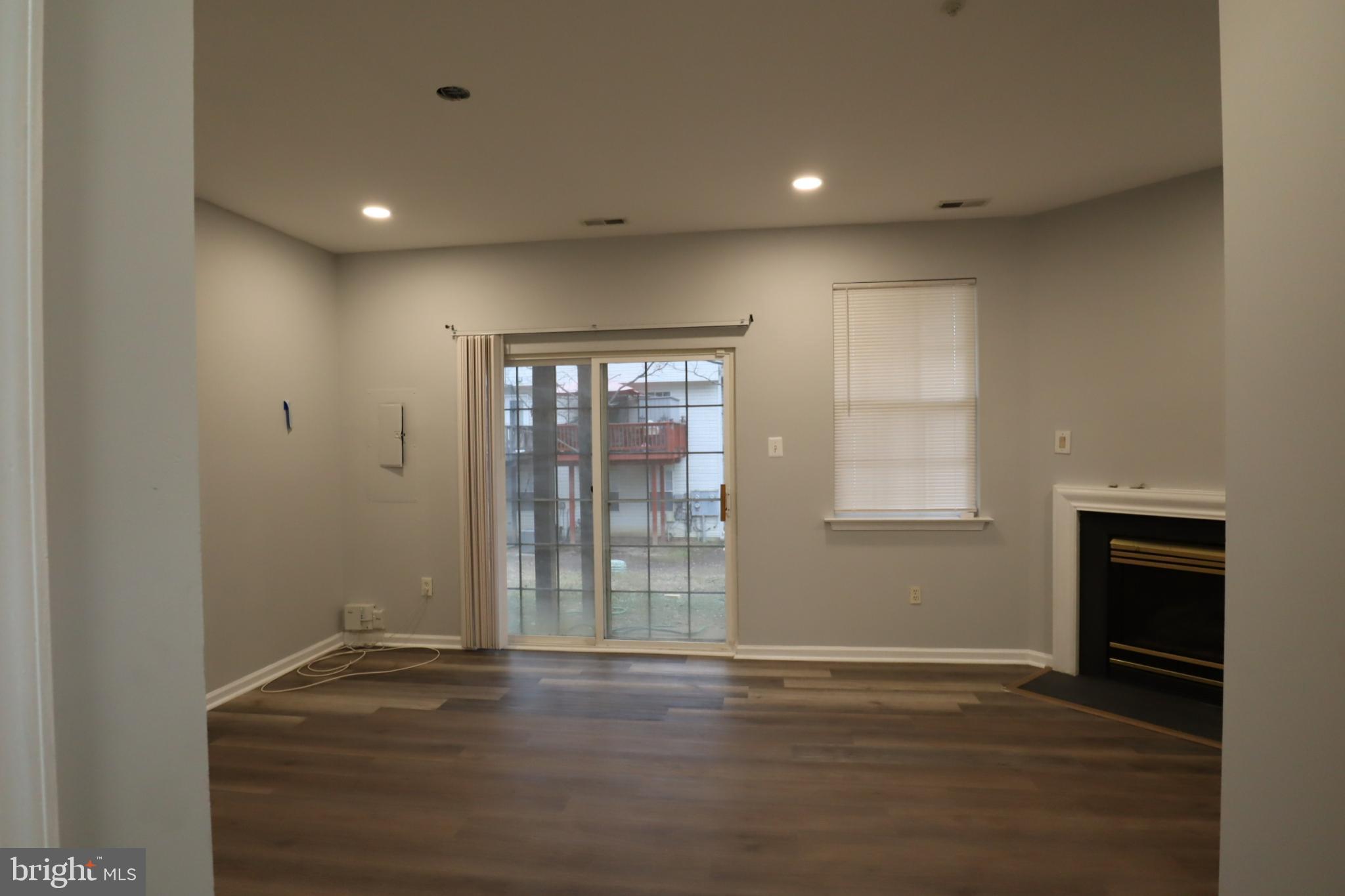 HILL OAKS - Residential Lease