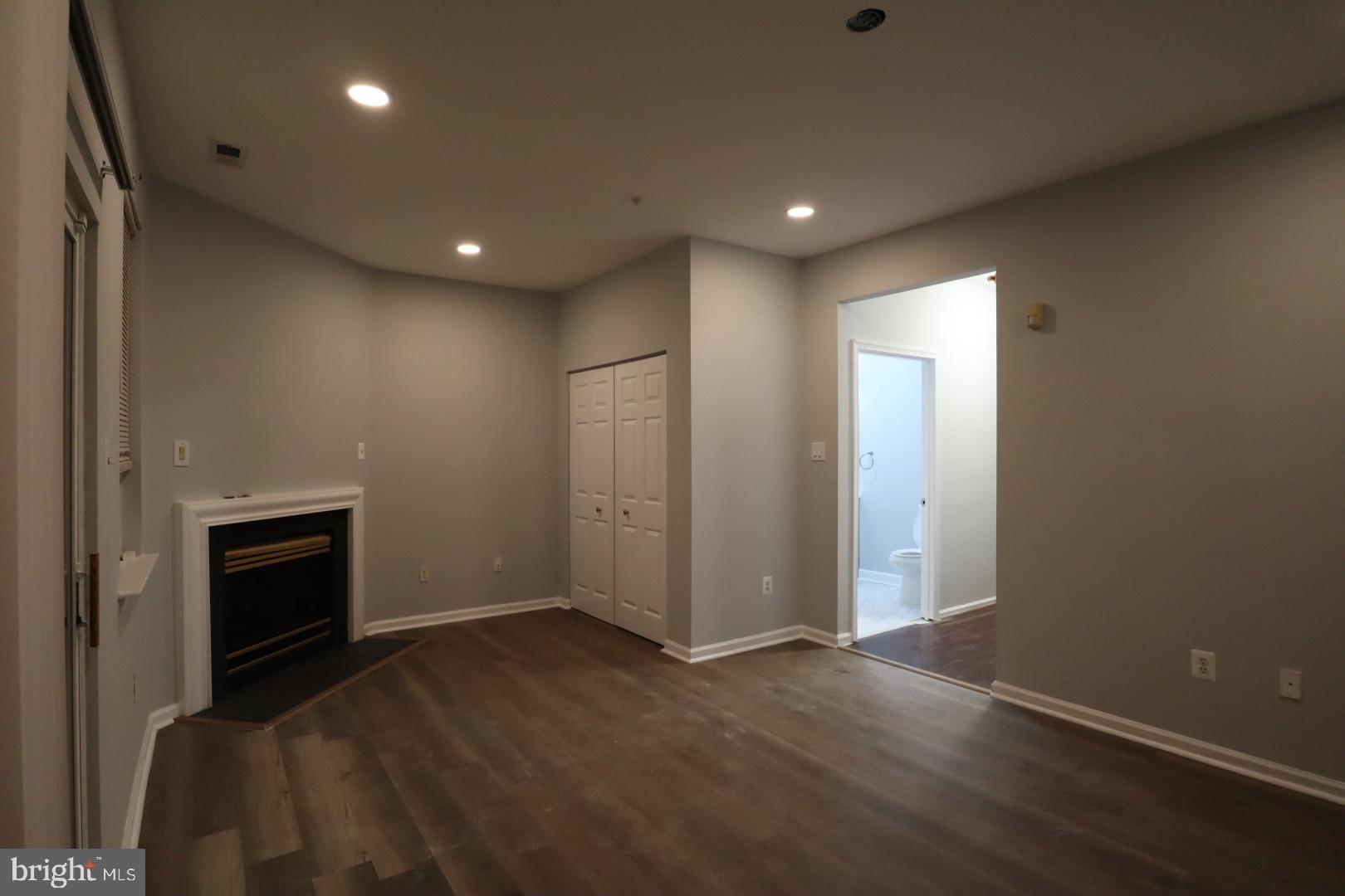 HILL OAKS - Residential Lease