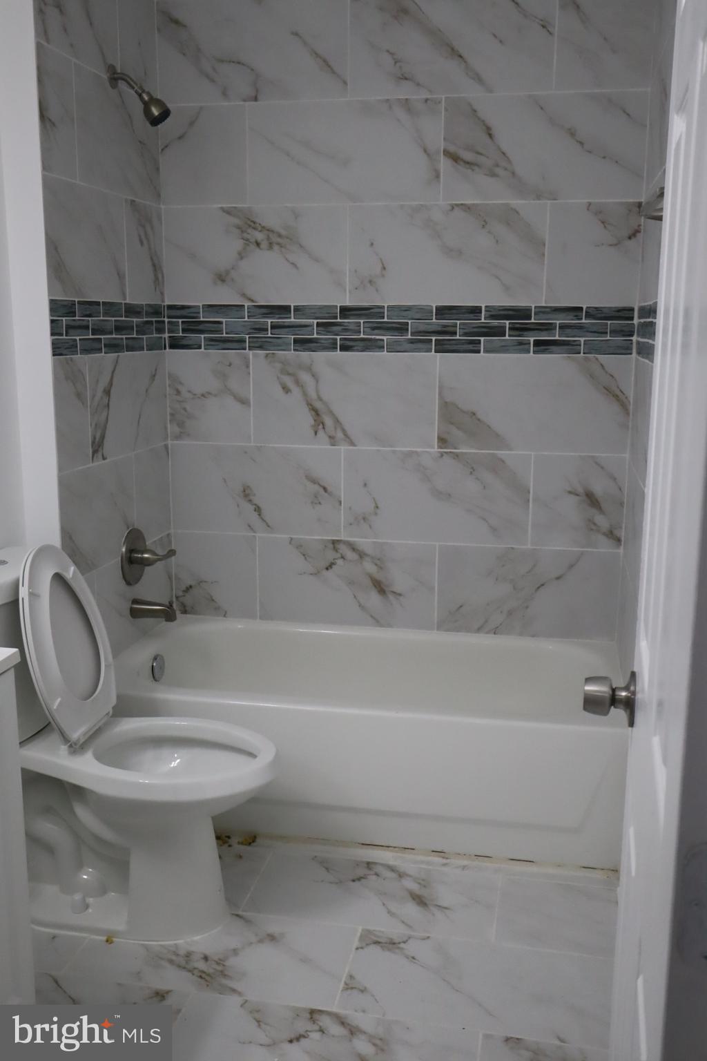 HILL OAKS - Residential Lease