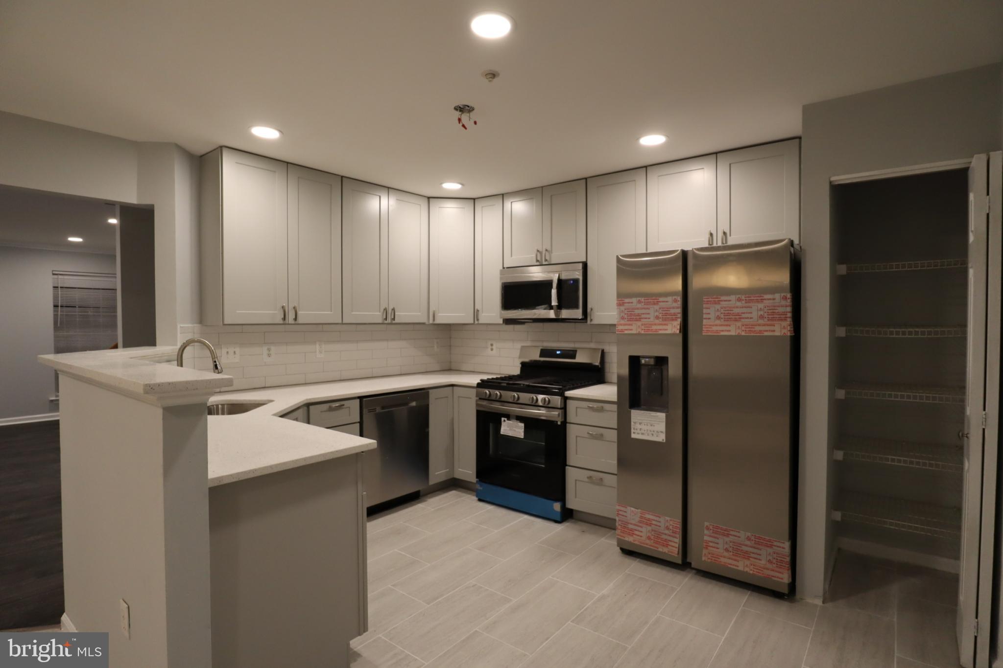 HILL OAKS - Residential Lease