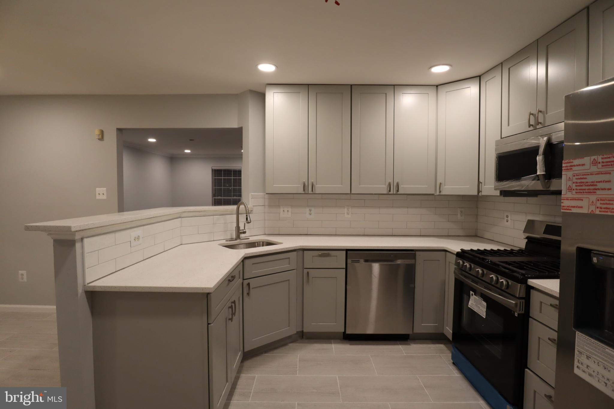 HILL OAKS - Residential Lease