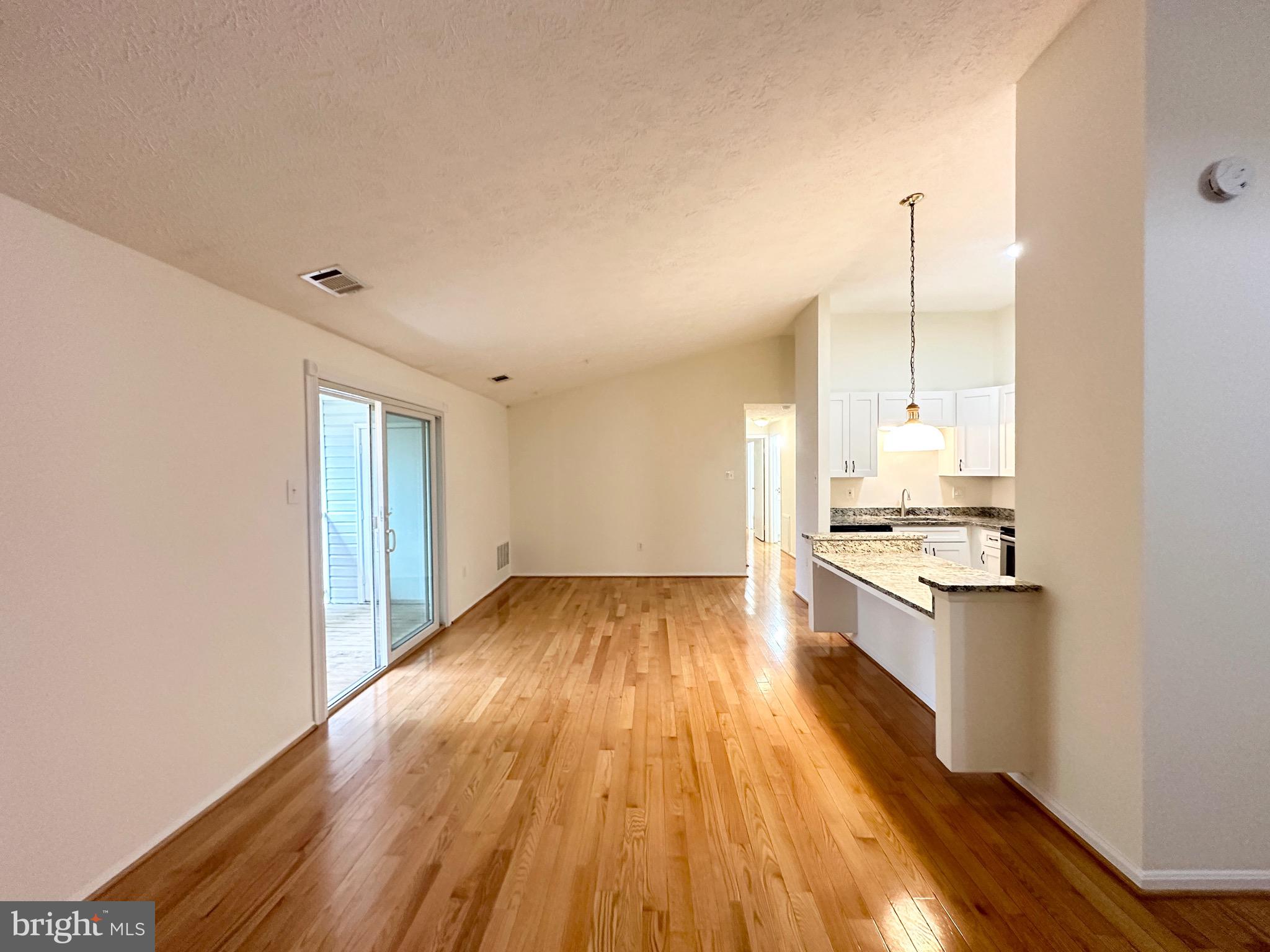 KNOLLS AT NORTH LAKE CONDOMINIUM - Residential