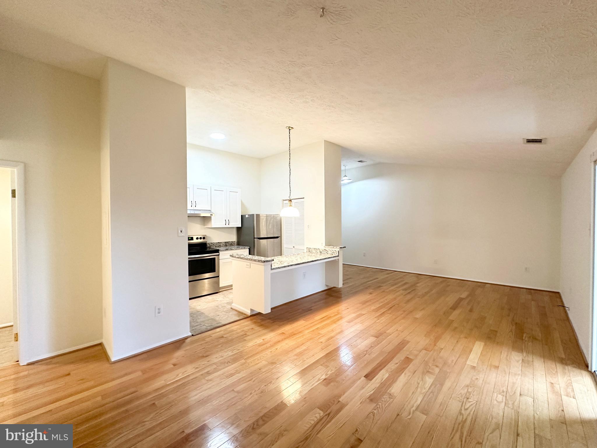 KNOLLS AT NORTH LAKE CONDOMINIUM - Residential