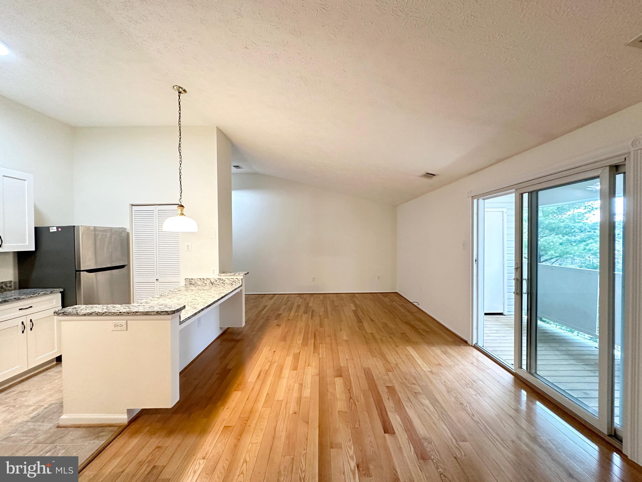 KNOLLS AT NORTH LAKE CONDOMINIUM - Residential