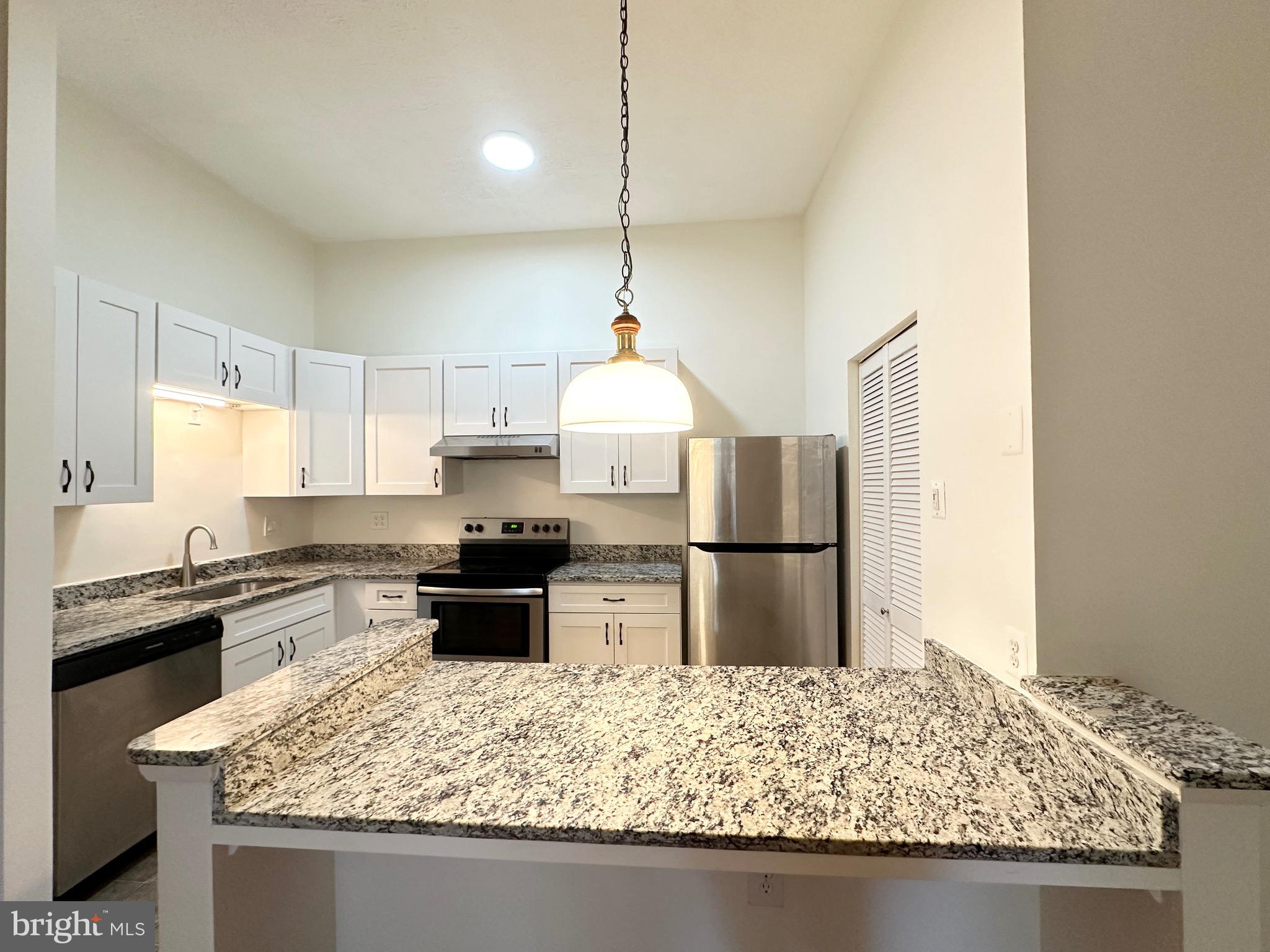 KNOLLS AT NORTH LAKE CONDOMINIUM - Residential