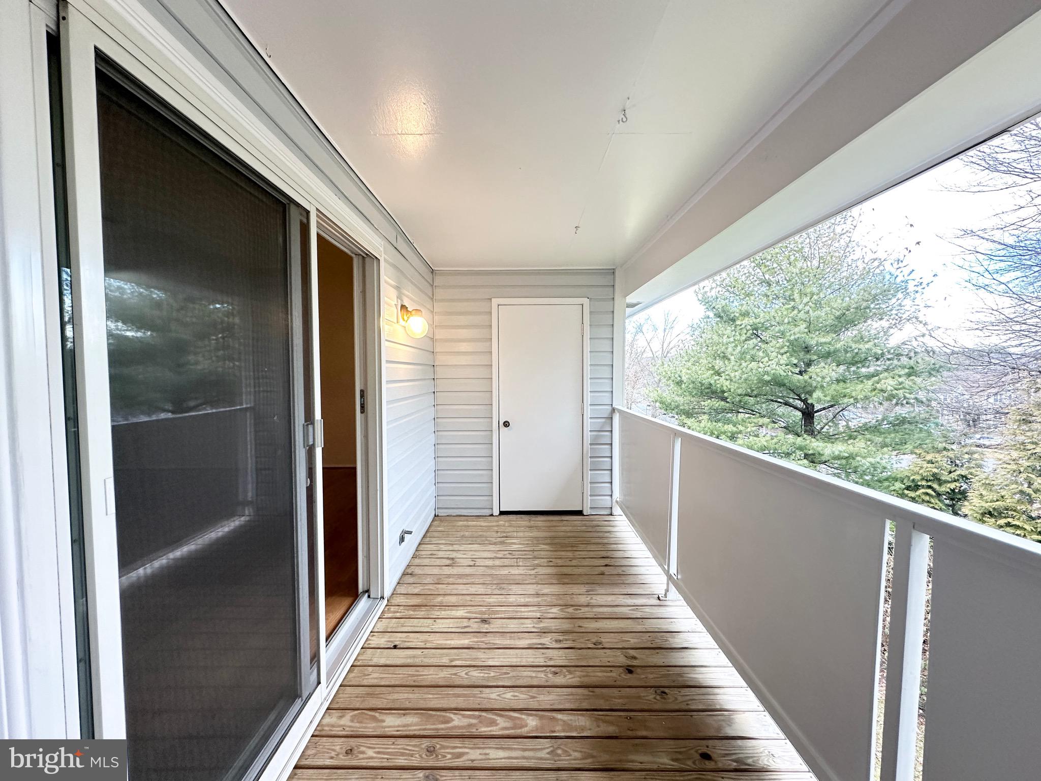 KNOLLS AT NORTH LAKE CONDOMINIUM - Residential