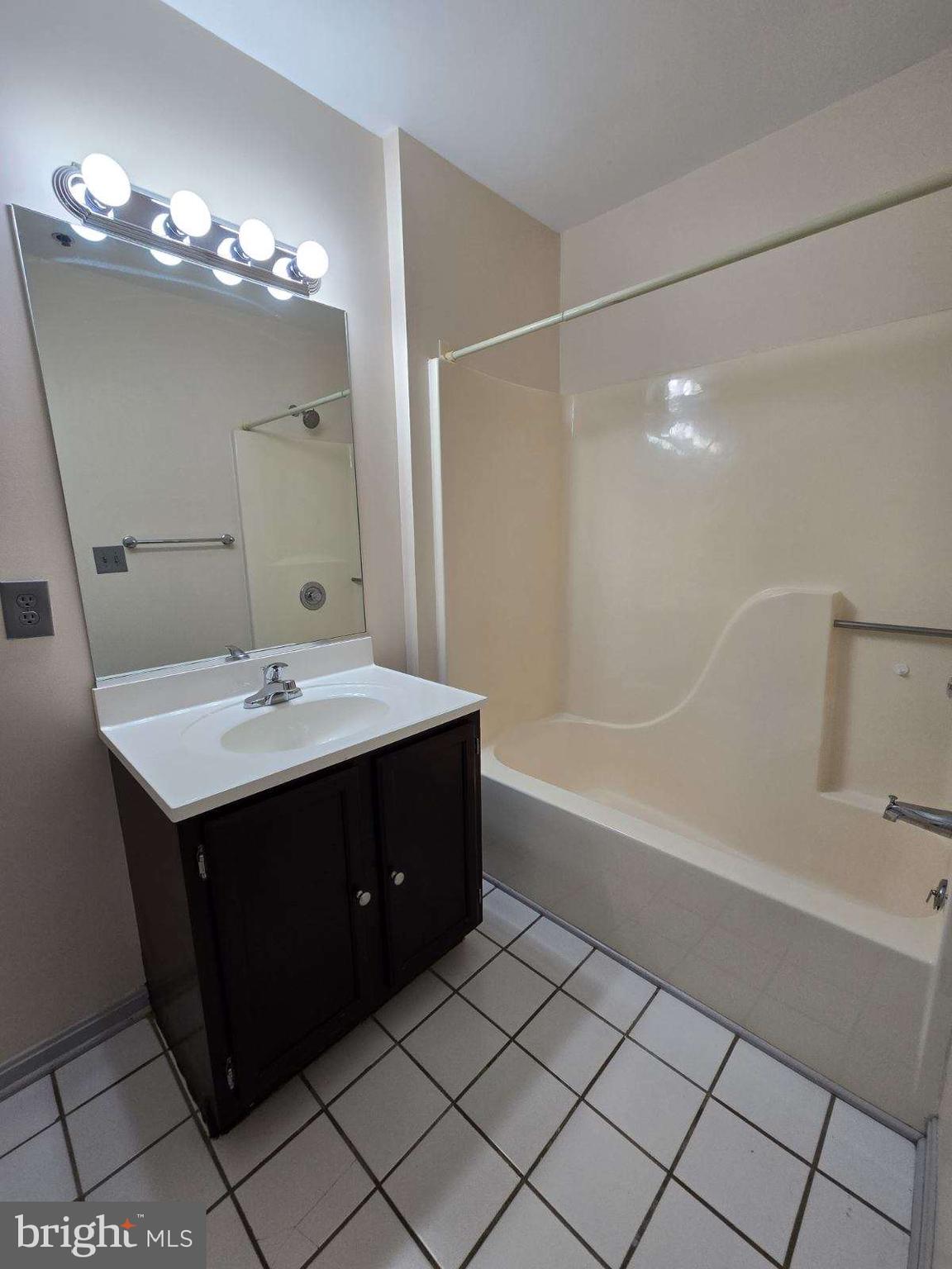 THOMPSON CREEK CONDOS - Residential Lease