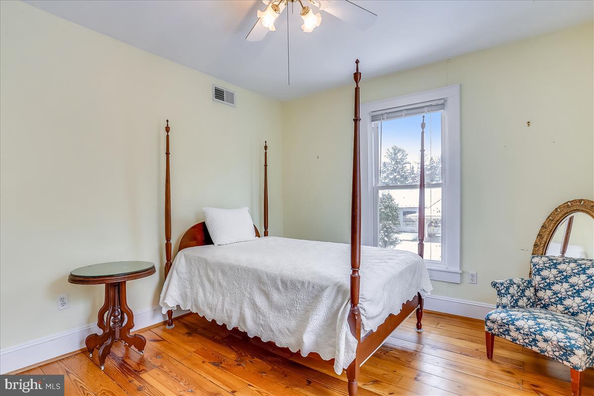 TOWN OF ROUND HILL - Commercial Sale