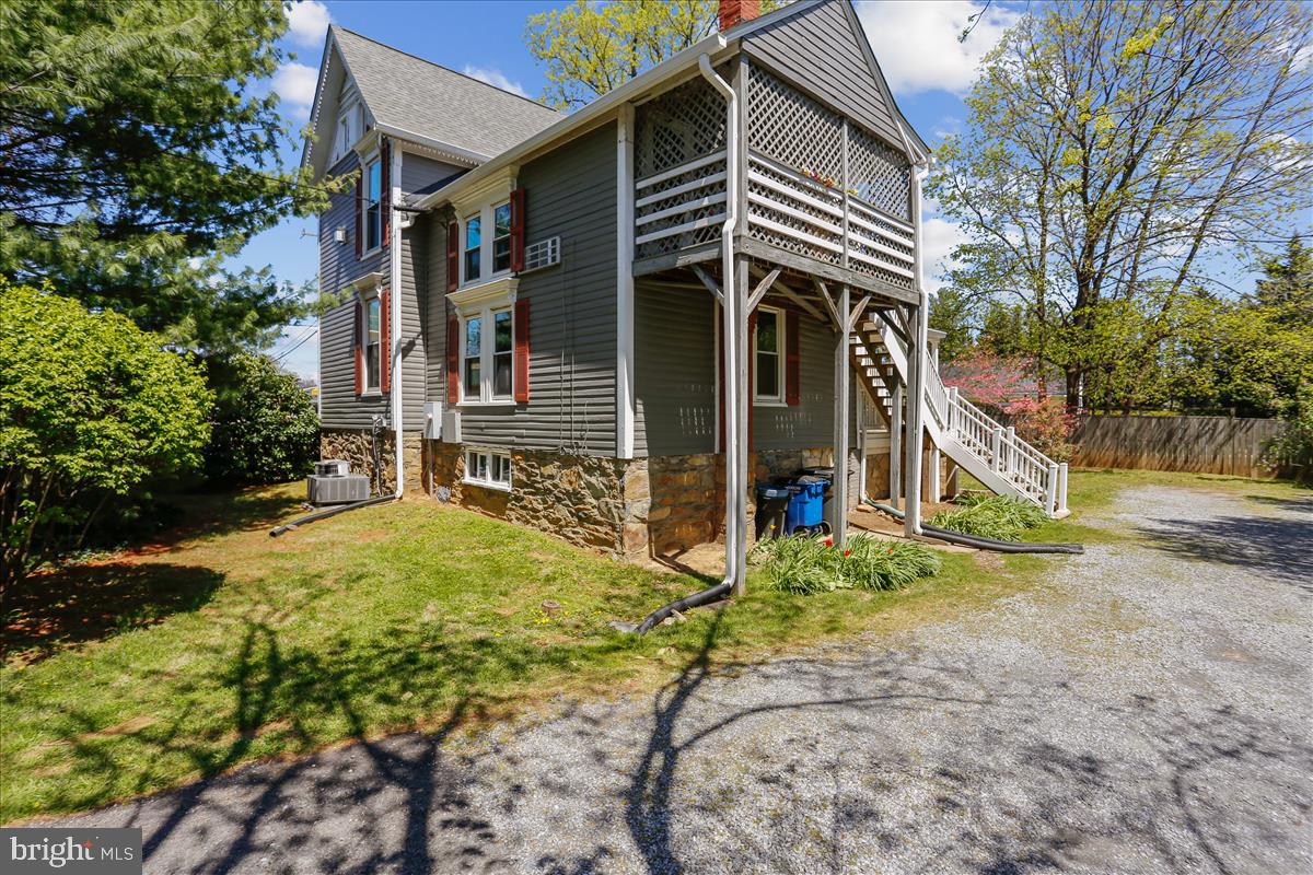 TOWN OF ROUND HILL - Commercial Sale