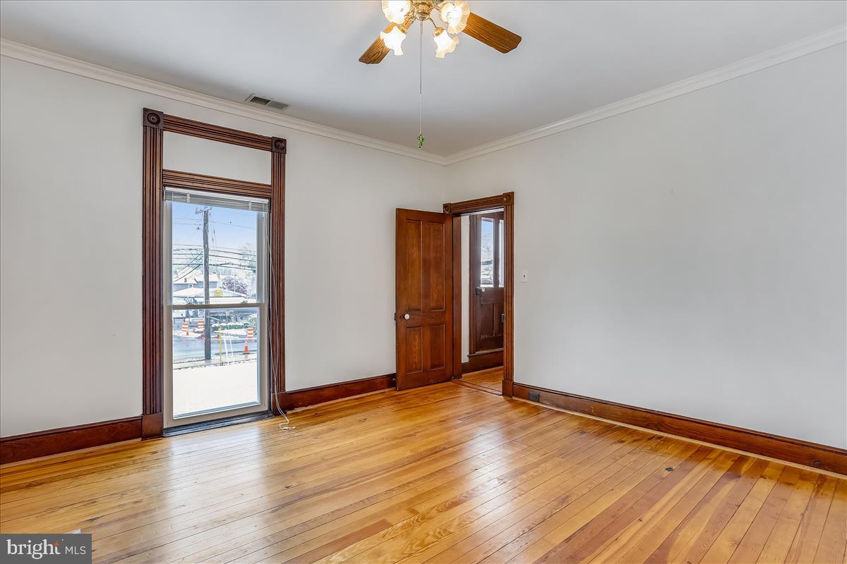 TOWN OF ROUND HILL - Commercial Sale