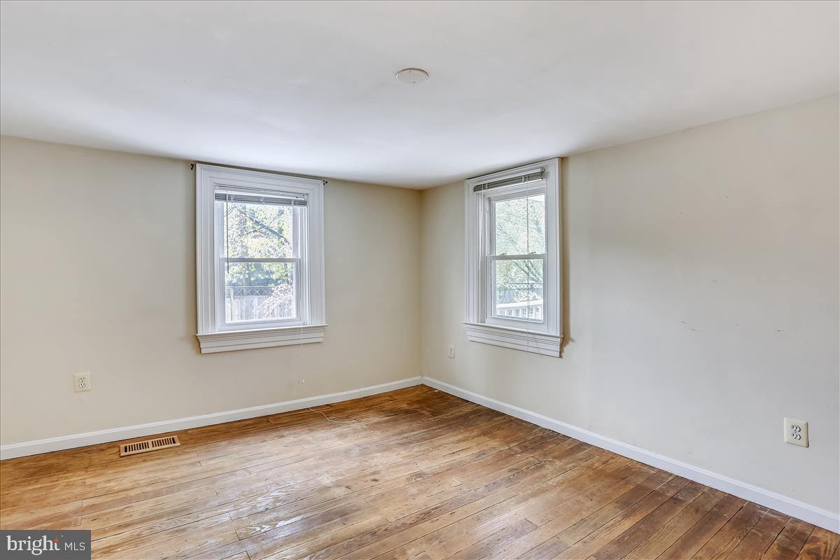 TOWN OF ROUND HILL - Commercial Sale