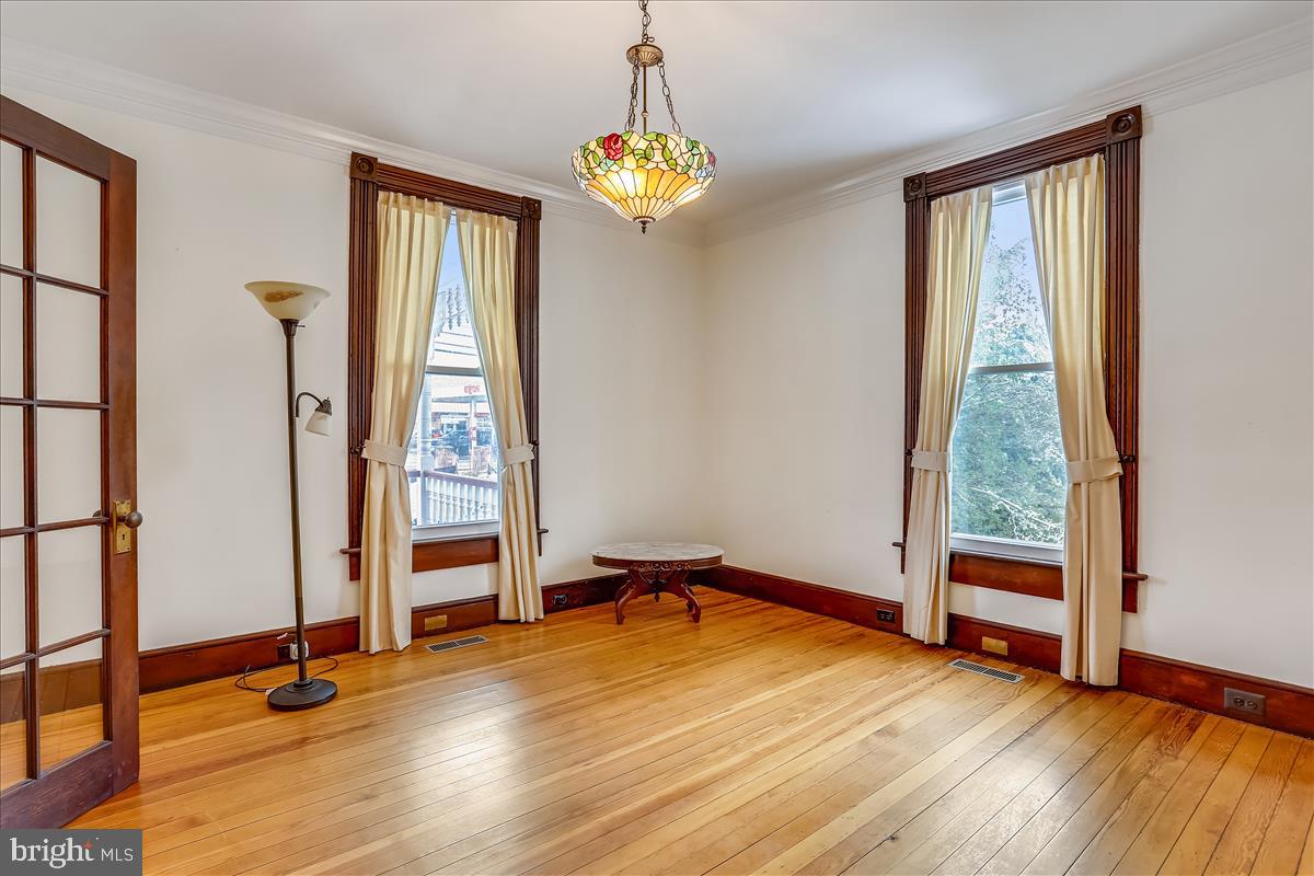 TOWN OF ROUND HILL - Commercial Sale