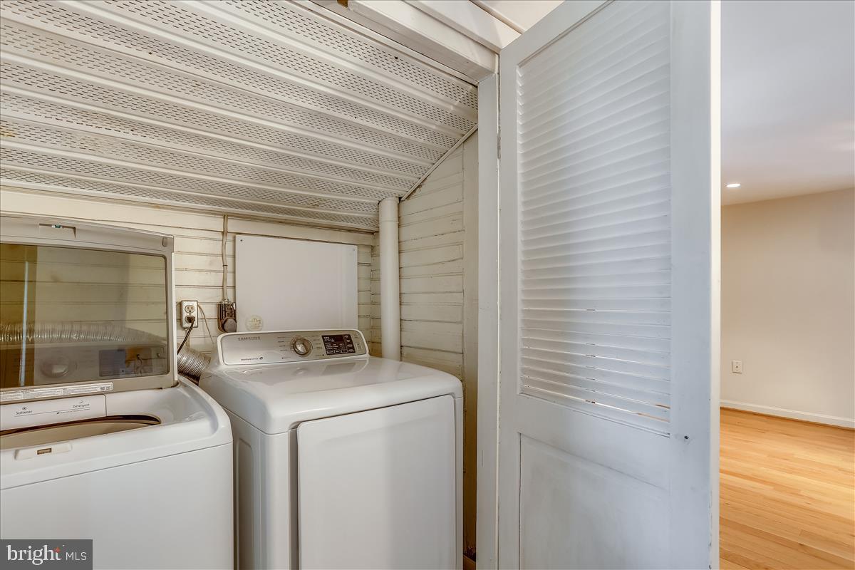 TOWN OF ROUND HILL - Commercial Sale