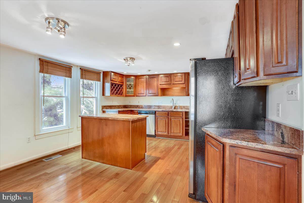 TOWN OF ROUND HILL - Commercial Sale