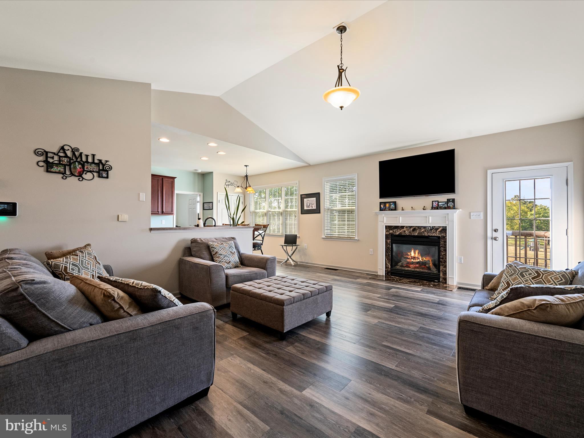 WILLOW RIDGE - Residential