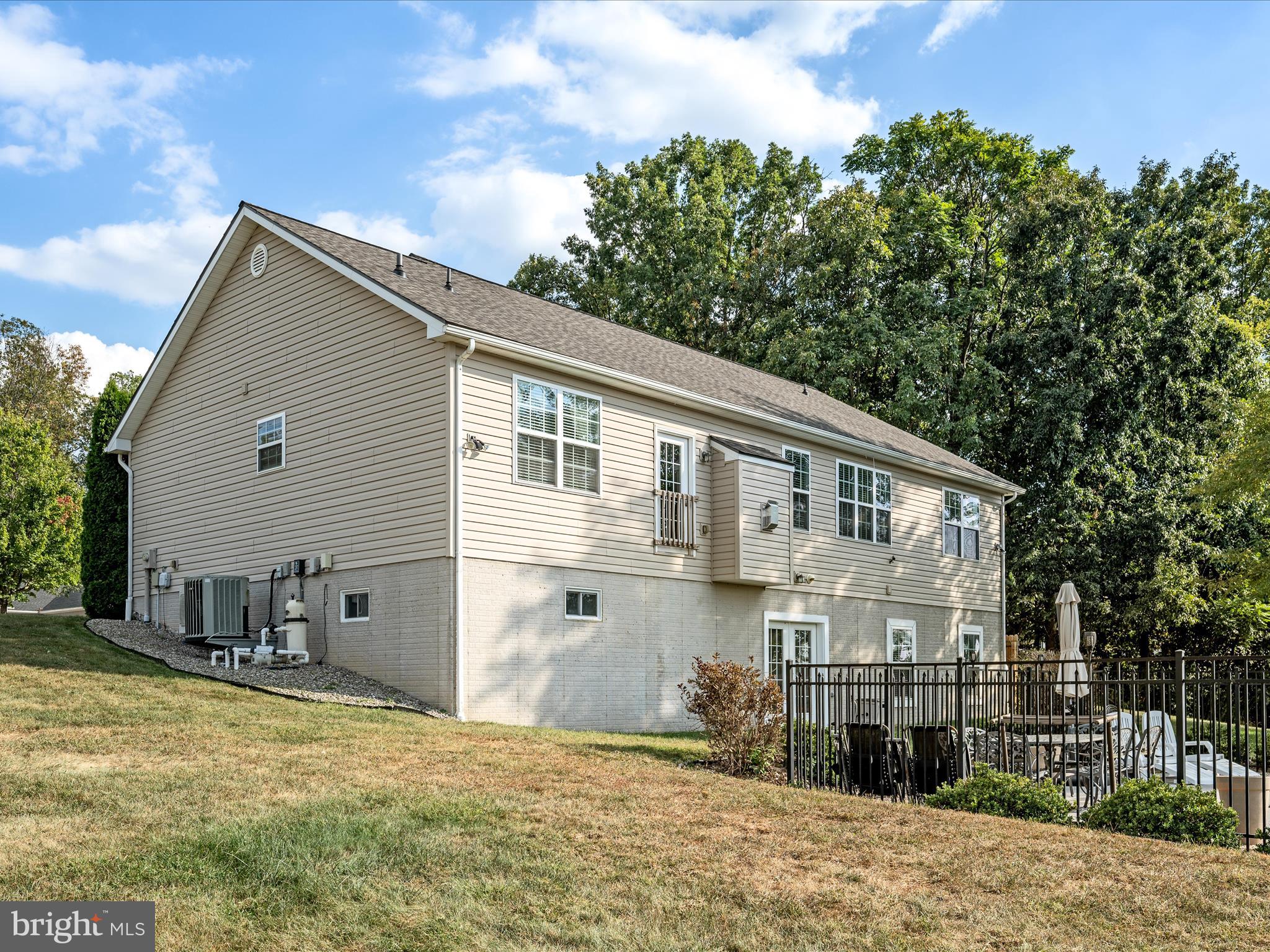 WILLOW RIDGE - Residential