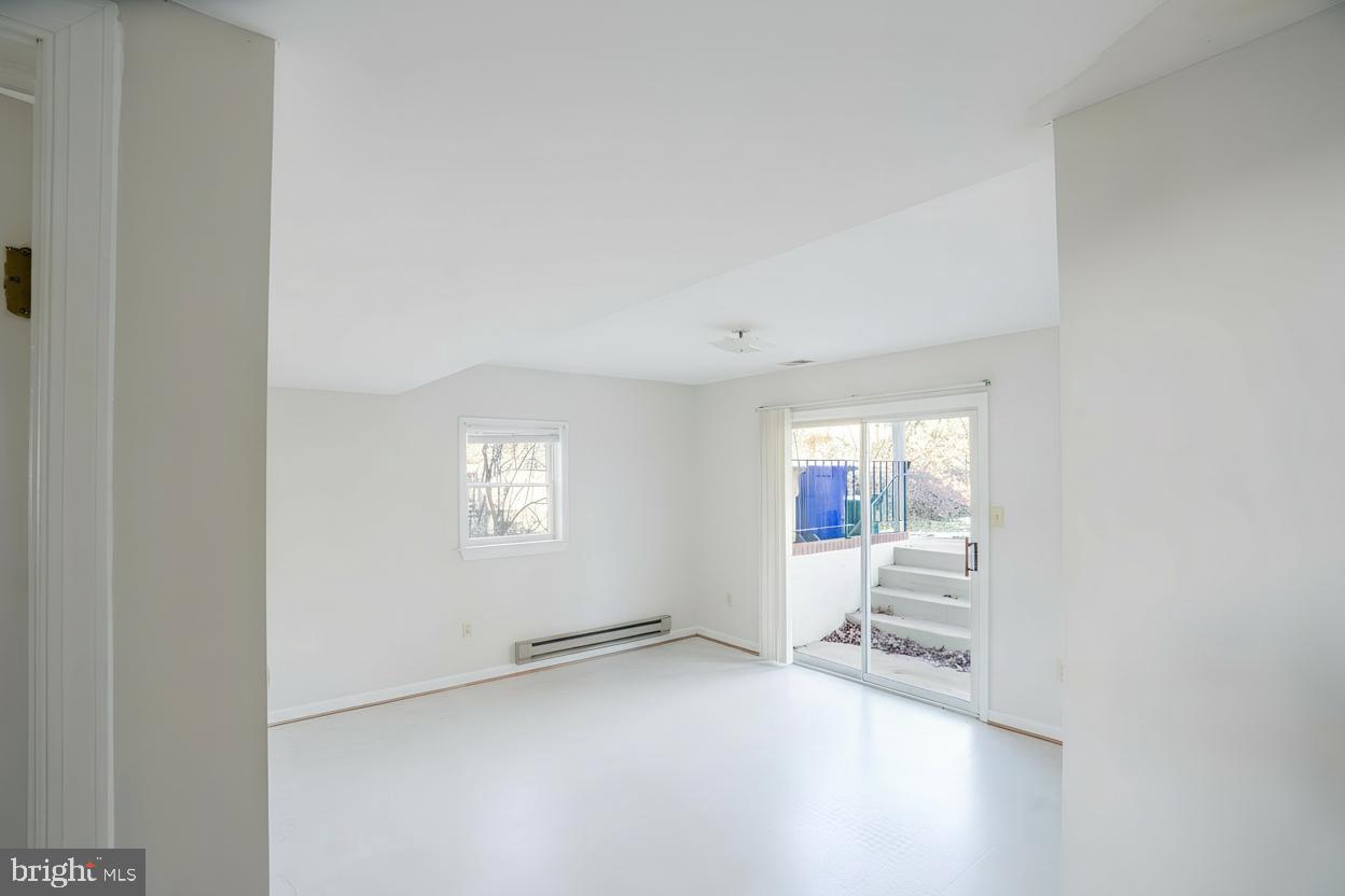 CRYSTAL SPRINGS - Residential Lease