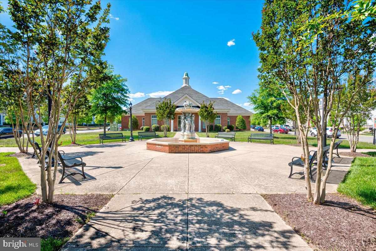 LADYSMITH VILLAGE - Residential