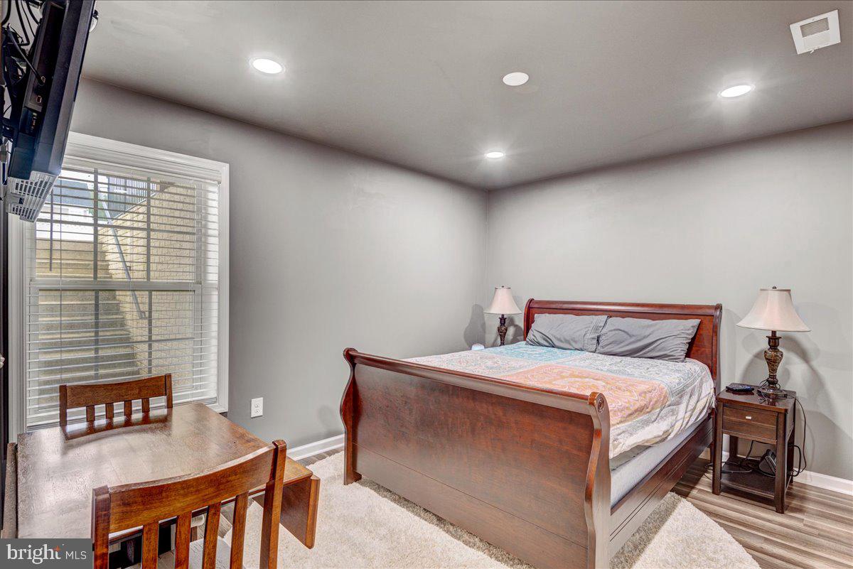 LADYSMITH VILLAGE - Residential