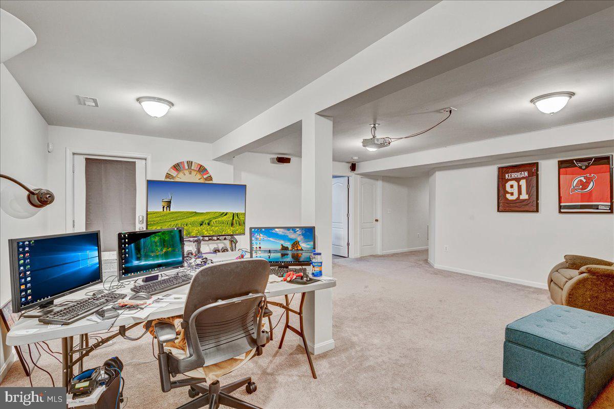 LADYSMITH VILLAGE - Residential