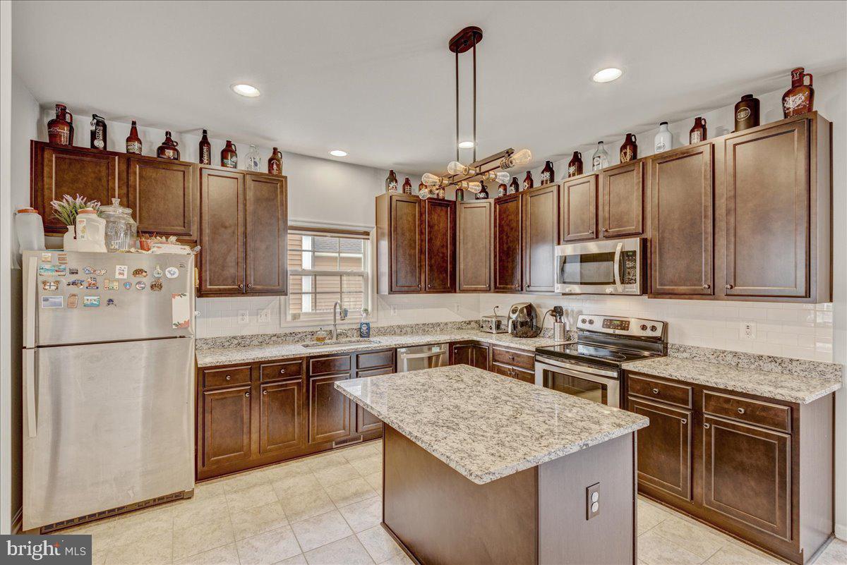 LADYSMITH VILLAGE - Residential