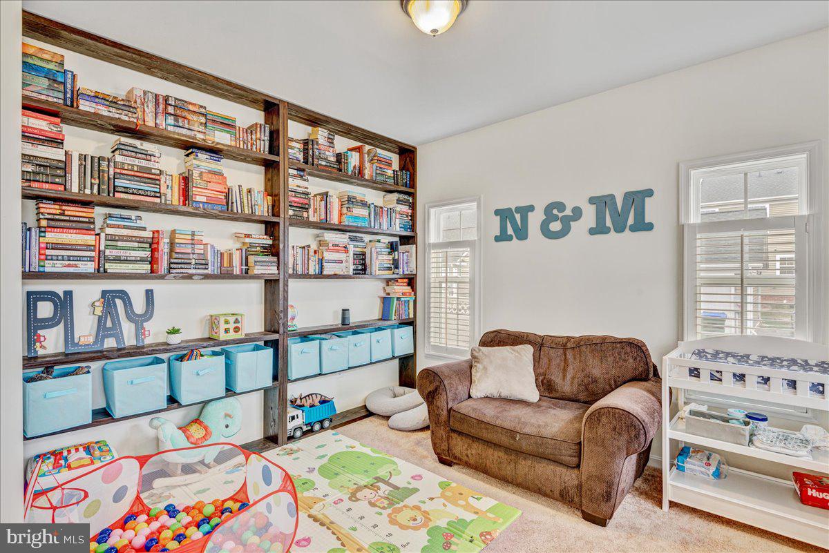 LADYSMITH VILLAGE - Residential