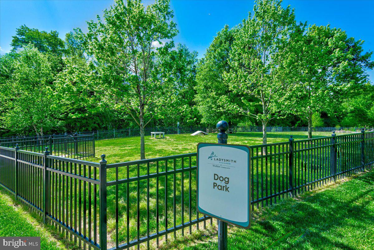 LADYSMITH VILLAGE - Residential