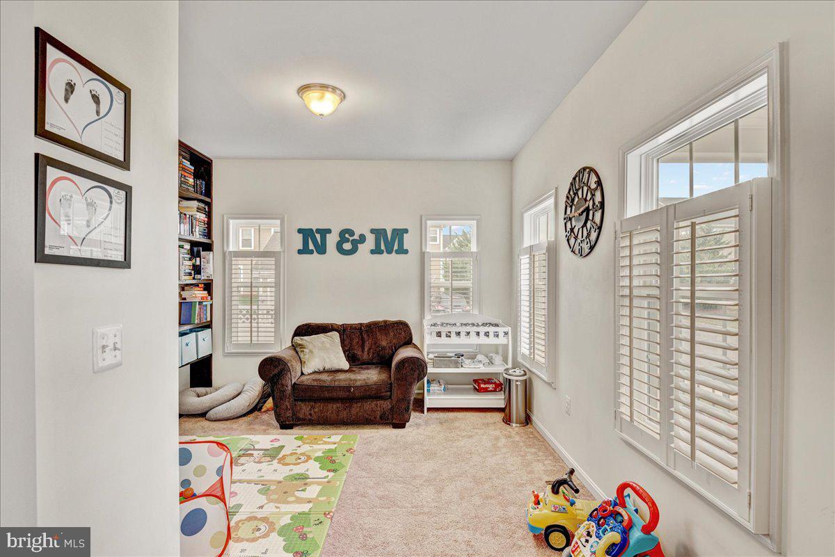 LADYSMITH VILLAGE - Residential