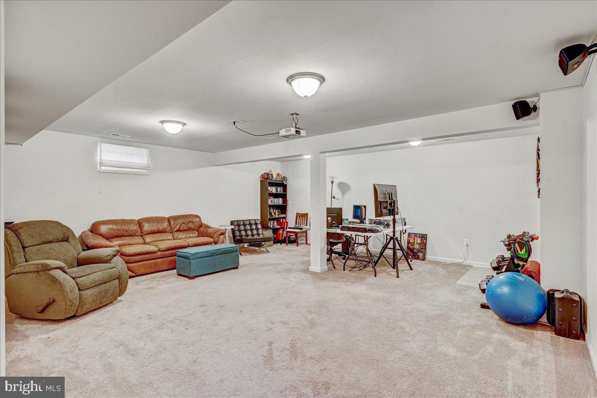 LADYSMITH VILLAGE - Residential