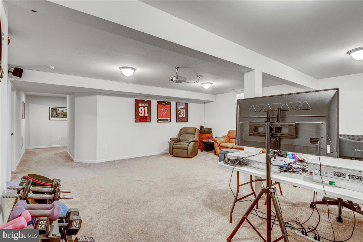 LADYSMITH VILLAGE - Residential