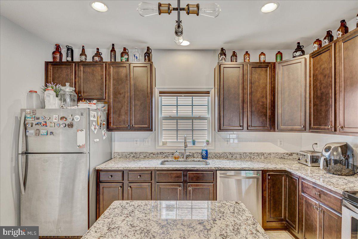 LADYSMITH VILLAGE - Residential