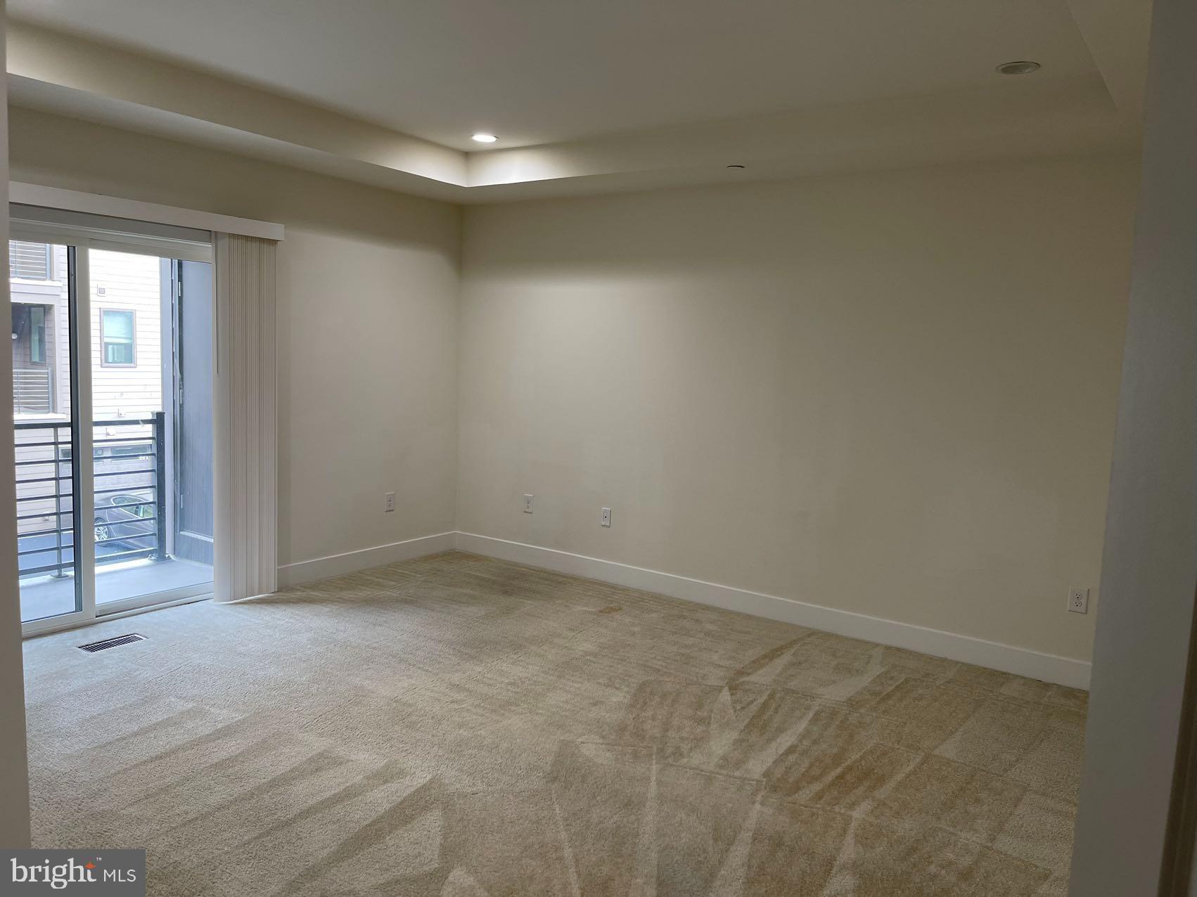 BROWNSTONES AT VF - Residential Lease