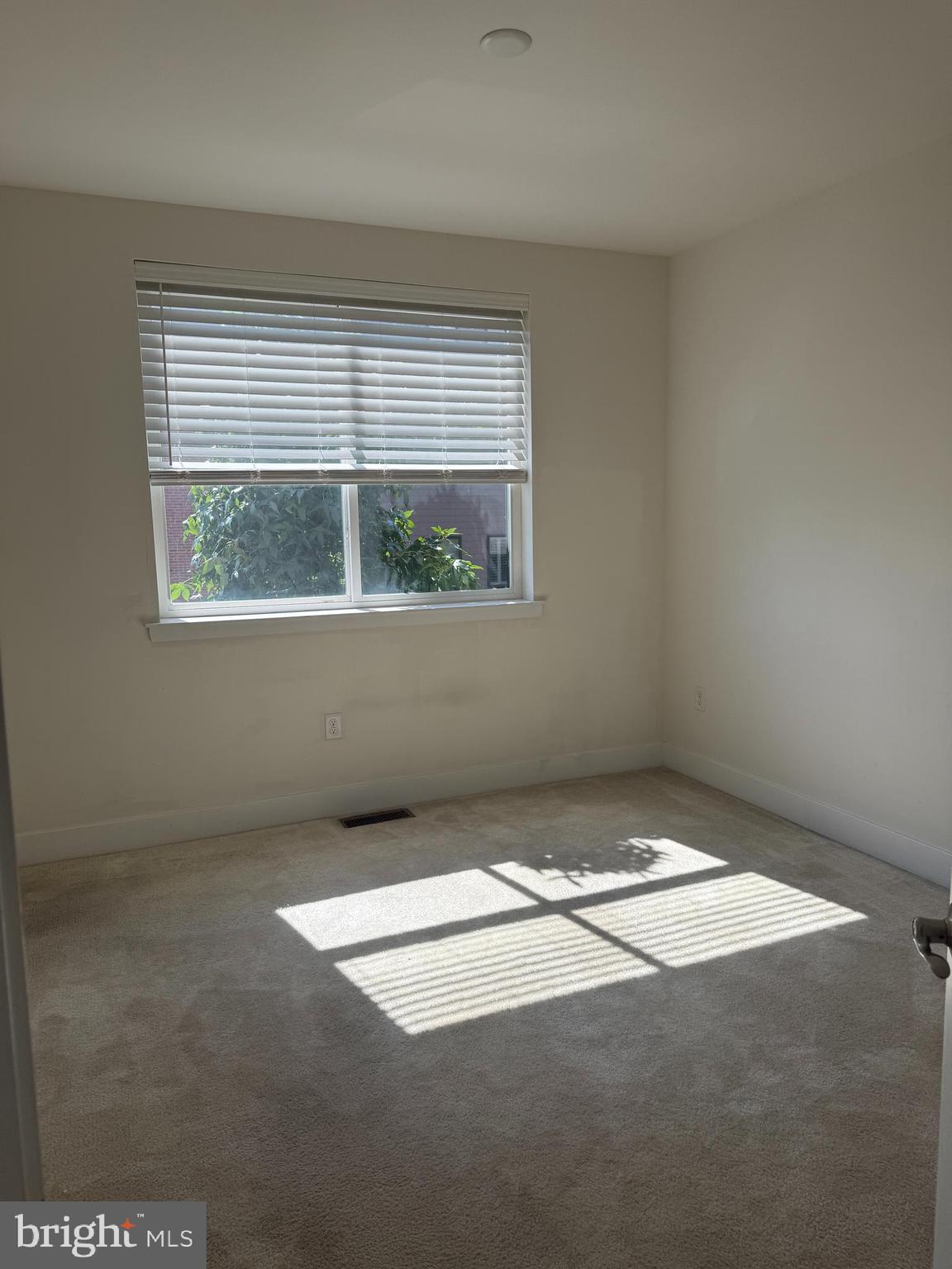 BROWNSTONES AT VF - Residential Lease